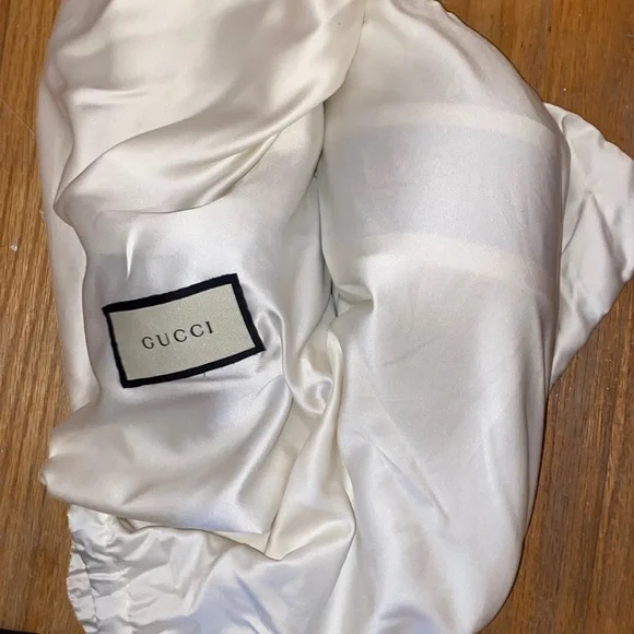 Gucci white flip flops - Picture 1 of 4